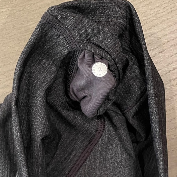 Lululemon 28" Leggings - Picture 3 of 3